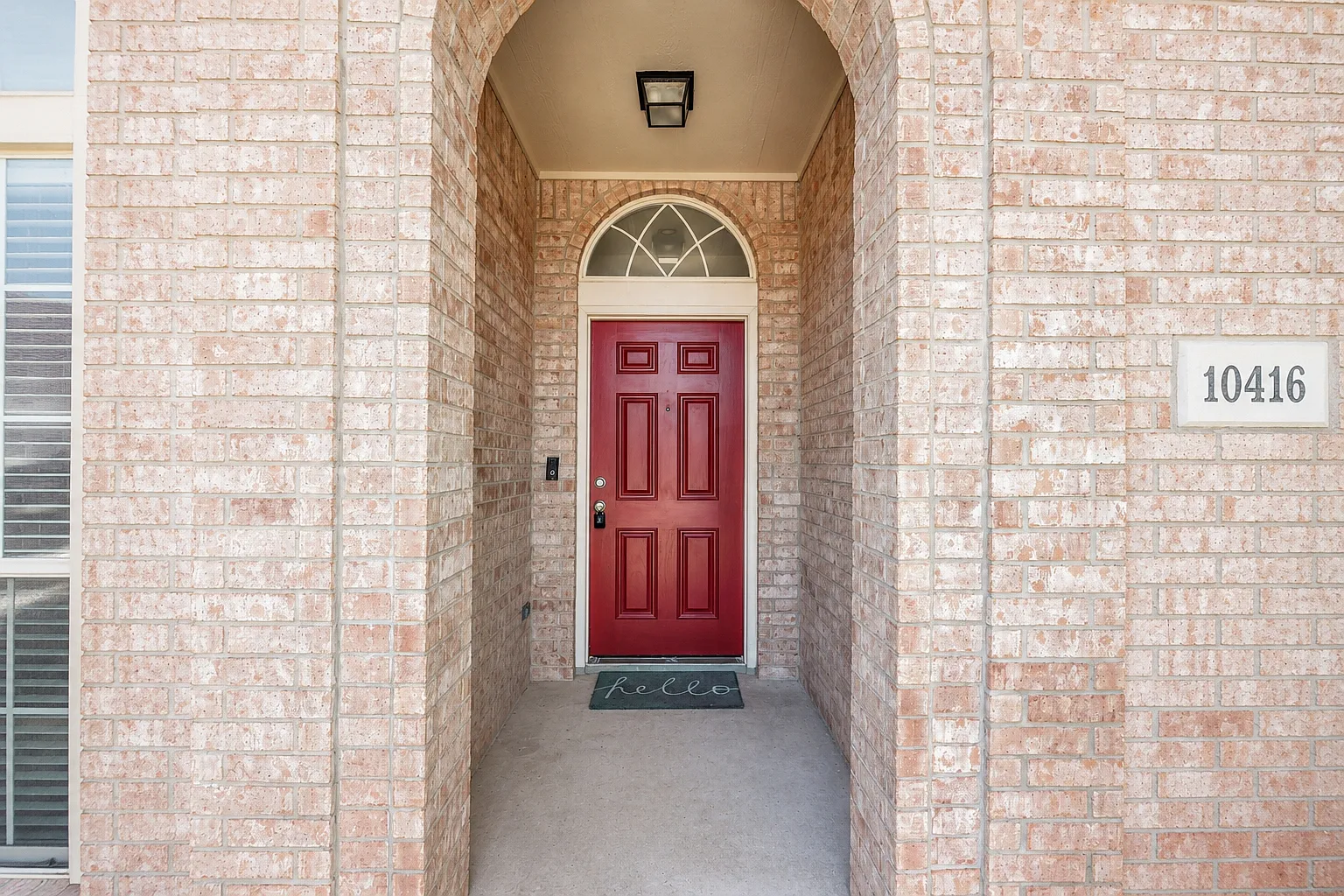 4 bed, 2012 sqft, $2,750 — Photo 2