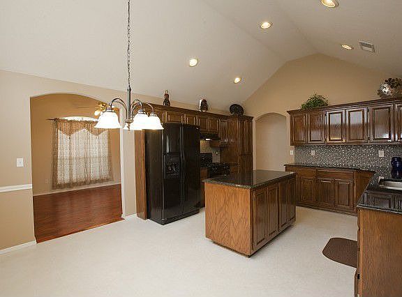 Breakfast nook makes this an eat-in kitchen