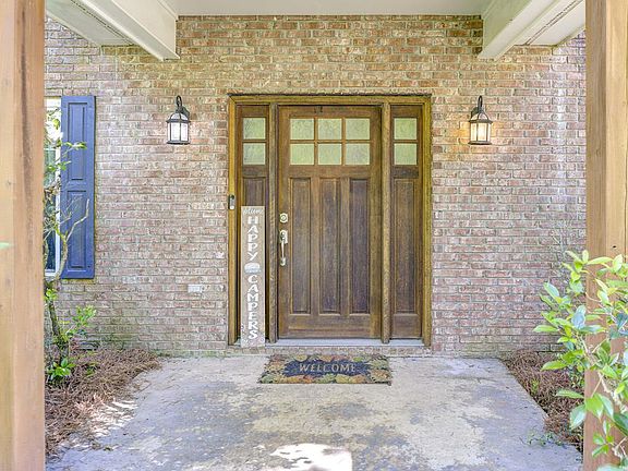 5th image of 302 Silver Creek Dr