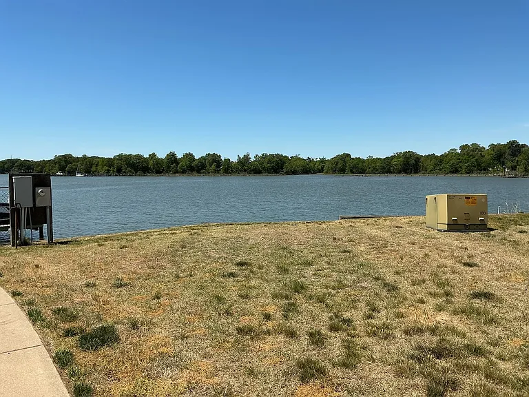 125 Lynnhaven Ct — Photo 3