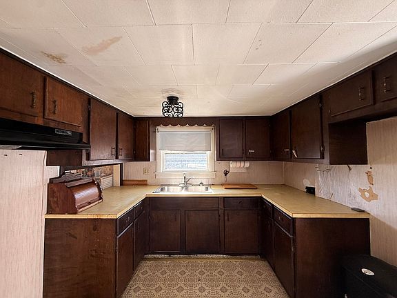 2nd image of 928 Waldo Station Road