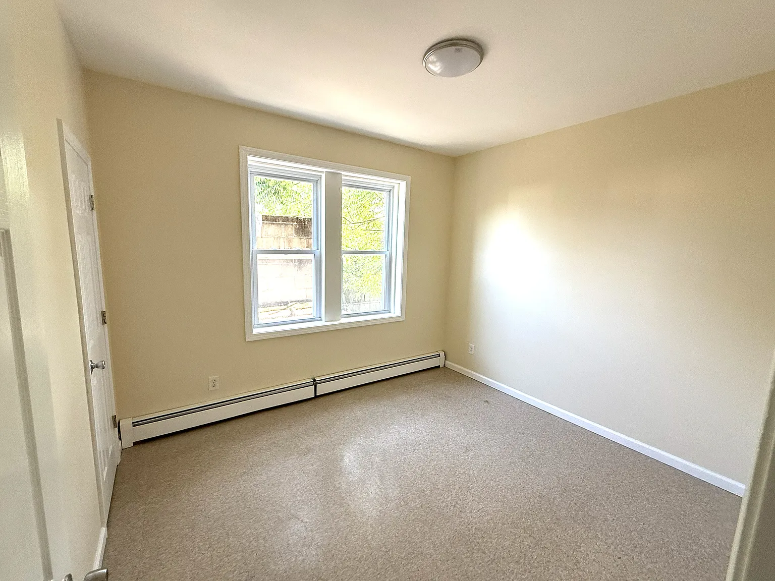 2 bed, 700 sqft, $1,700 — Photo 3