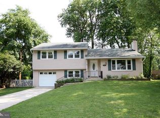 7603 Hogarth St, Springfield, VA 22151