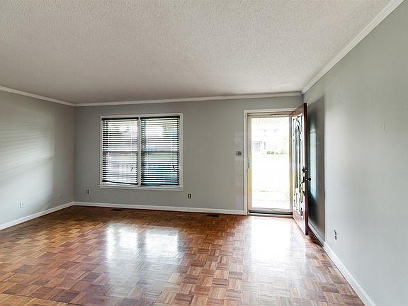 5th image of 3393 Polly Dr