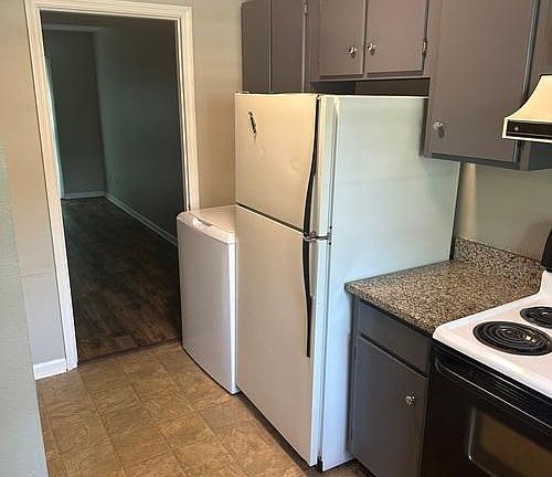 5th image of 436 Grove St #436