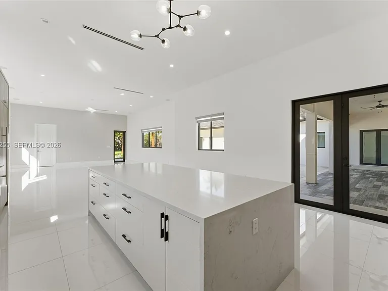 10005 SW 66th St — Photo 14