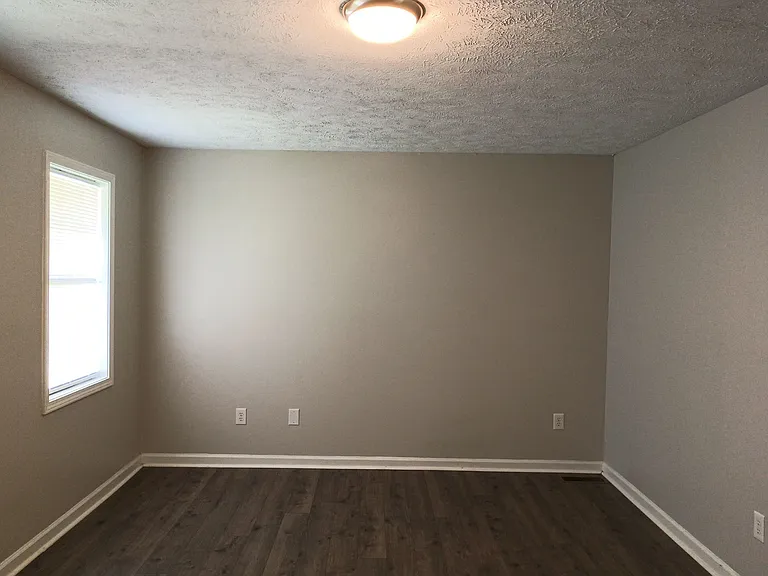 100 Beinville St — Photo 10