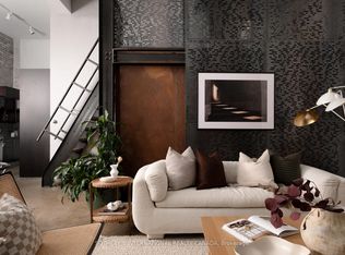 264 Seaton St #204, Toronto, ON M5A2T4