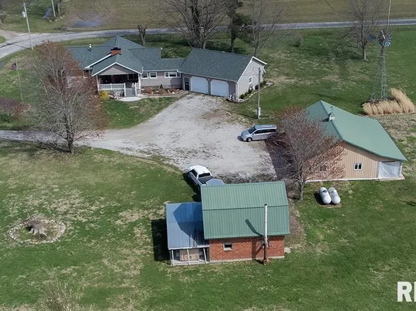 4544 Vermundy Rd, Kinmundy, IL 62854