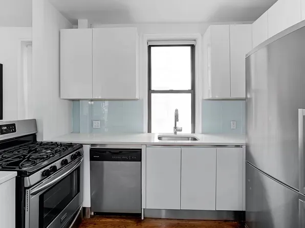 245 West 25th Street image 3 of 12