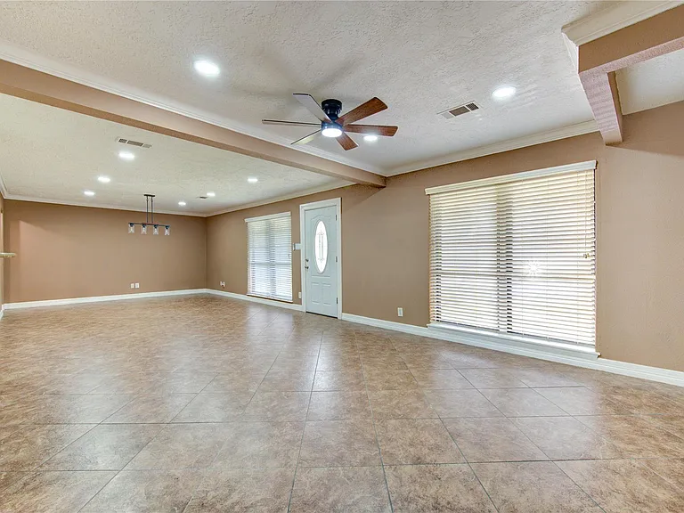 9922 Carmalee St — Photo 8