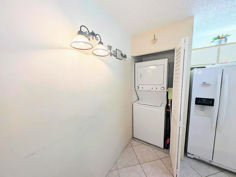 7515 S Oriole Blvd — Photo 9