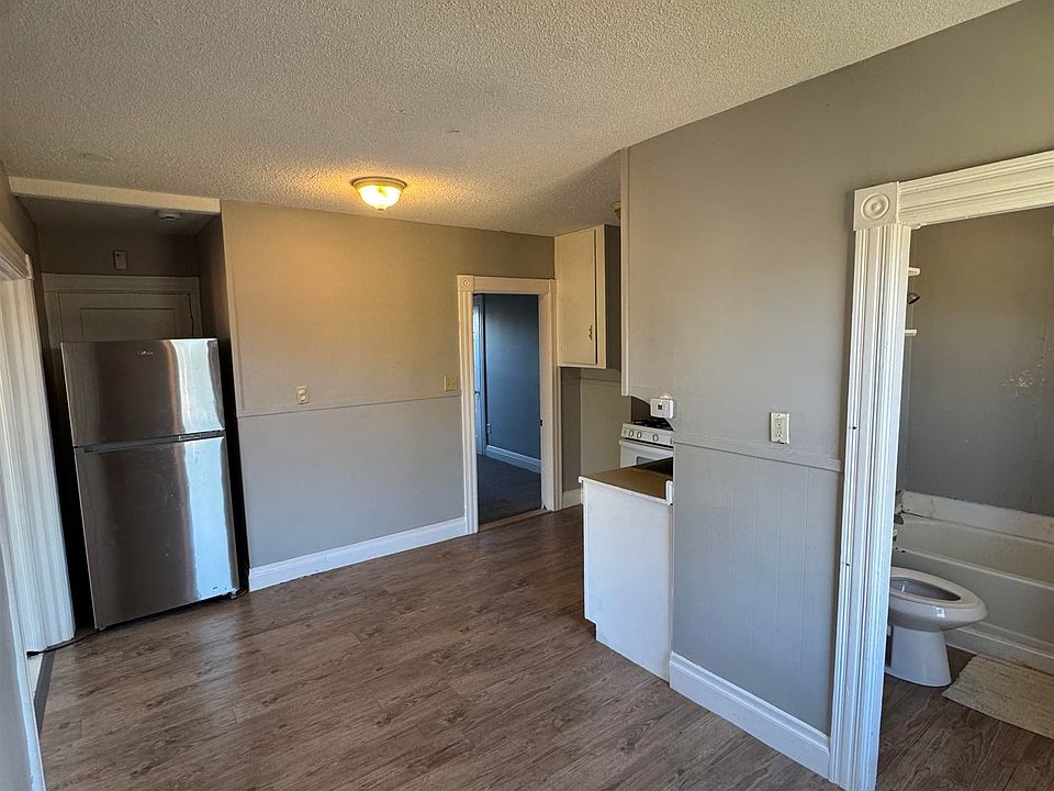 1st image of 34 Cheney Pl APT 3F