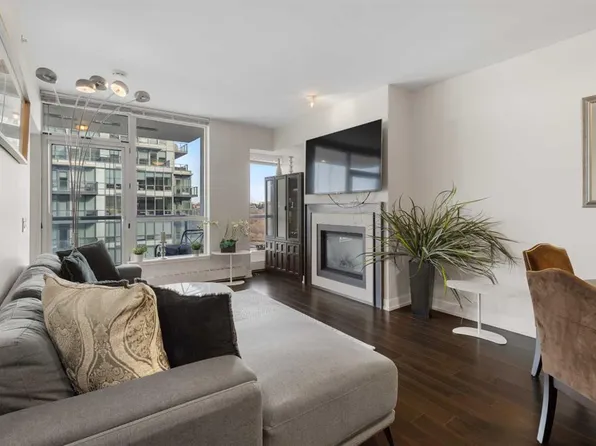 222 S Riverfront Ave SW #1322, Calgary, AB T2P 0X2