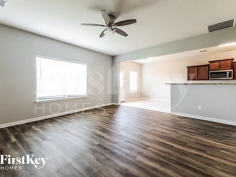 9005 Woodfern Dr — Photo 3