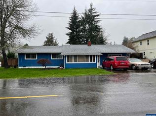 24881 McCutcheon Ave, Veneta, OR 97487