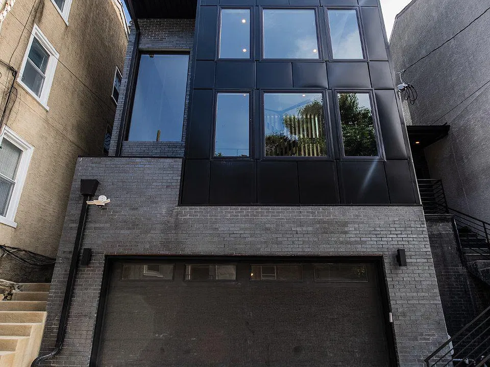 4513 Baker St
