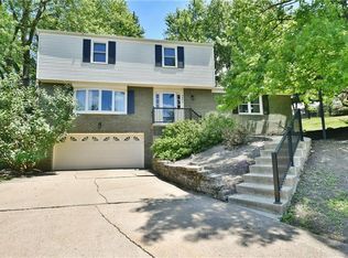 2695 Locust Dr, Pittsburgh, PA
