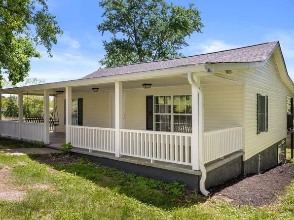 746 S Walnut St, Whitwell, TN 37397