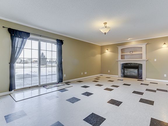 Sliding glass door to patio!