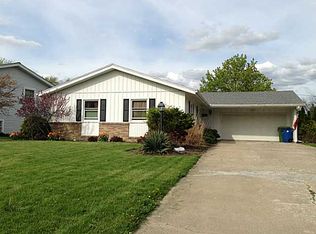 1020 Village Dr, Bowling Green, OH 43402