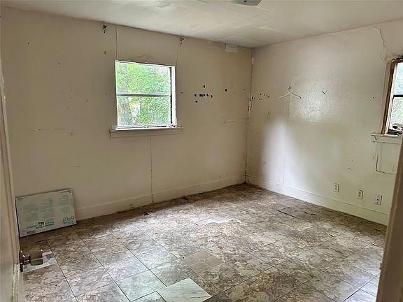 4th image of 7326 Le Havre Rd