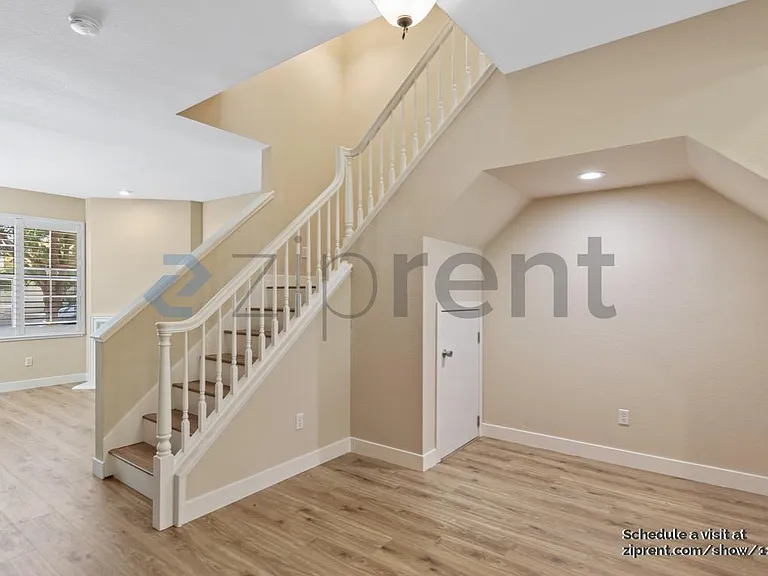 139 Concord Cir — Photo 7