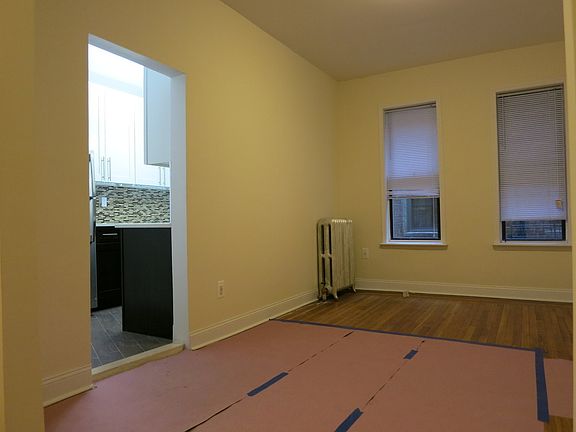 5th image of 407 Audubon Ave APT 1C