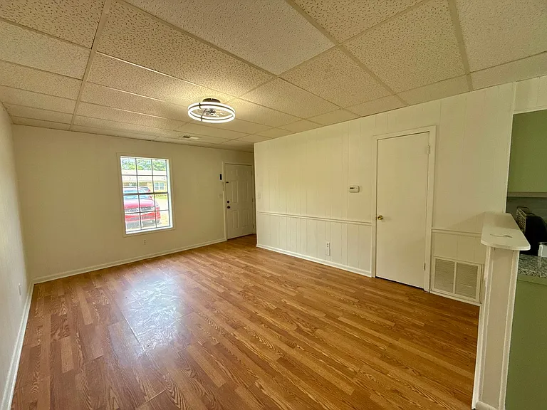 1403 Kimberly Dr — Photo 4