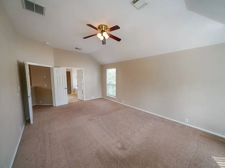 4736 Green Bluff Dr — Photo 35