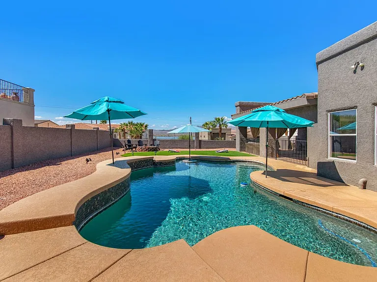 1800 Burgundy Dr — Photo 59