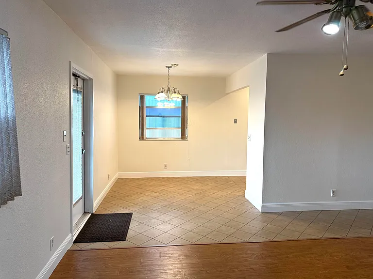 569 Monaco Park #L — Photo 6
