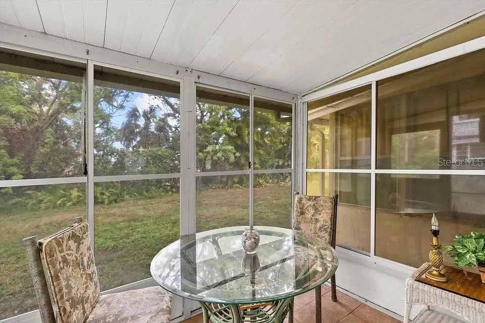 1 bed, 1.0 bath, 576 sqft, $1,150 — Photo 2