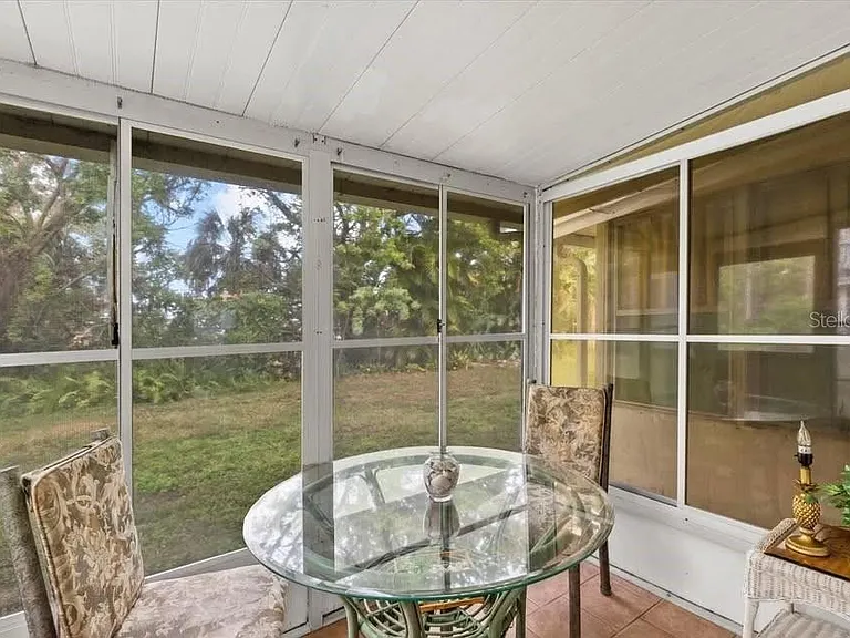 2047 Canal Dr #L6 — Photo 2