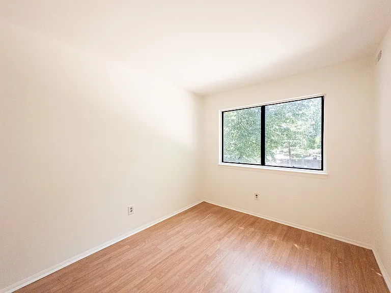 Bedroom | Court Commons Bedroom | Court Commons