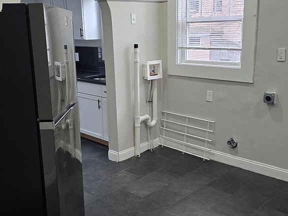2nd image of 72 Georgia St Floor 2