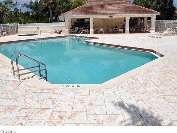Comunity Pool