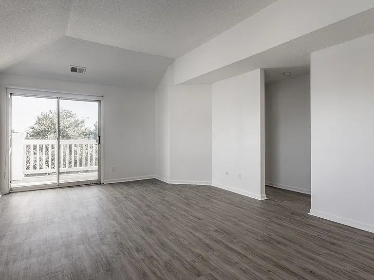Sundance Apartments — Photo 19