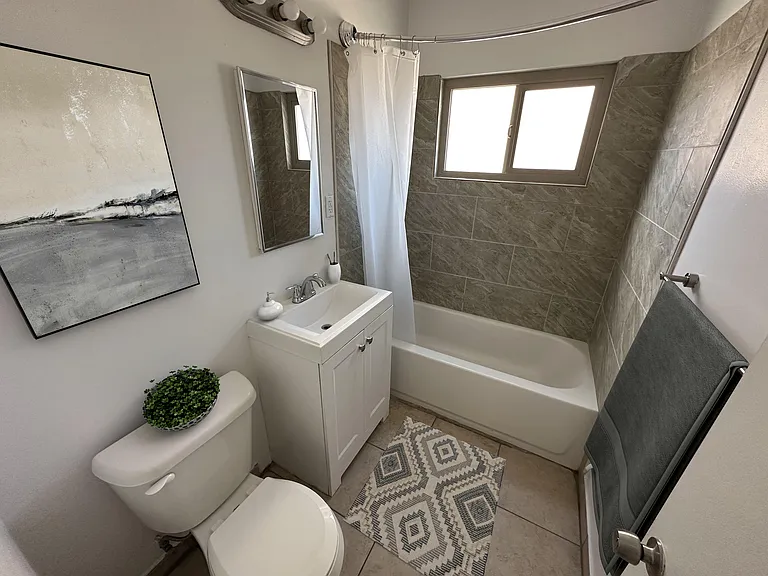 8619 Belford Ave — Photo 4