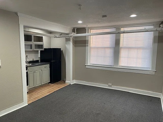 Pleasant St. Apartments — Photo 22