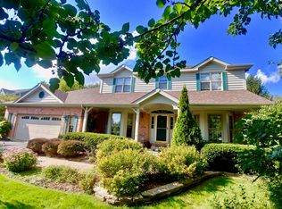 1220 Alexandra Blvd, Crystal Lake, IL 60014