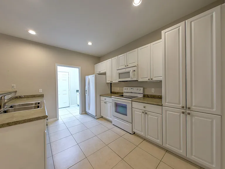 1868 S Dovetail Dr #C2 — Photo 8