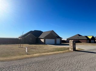 8721 SW Sun Valley Dr, Lawton, OK 73505
