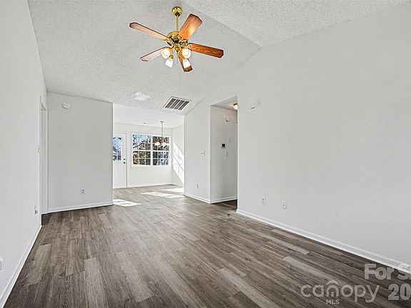 4th image of 5009 Hampton Meadows Rd