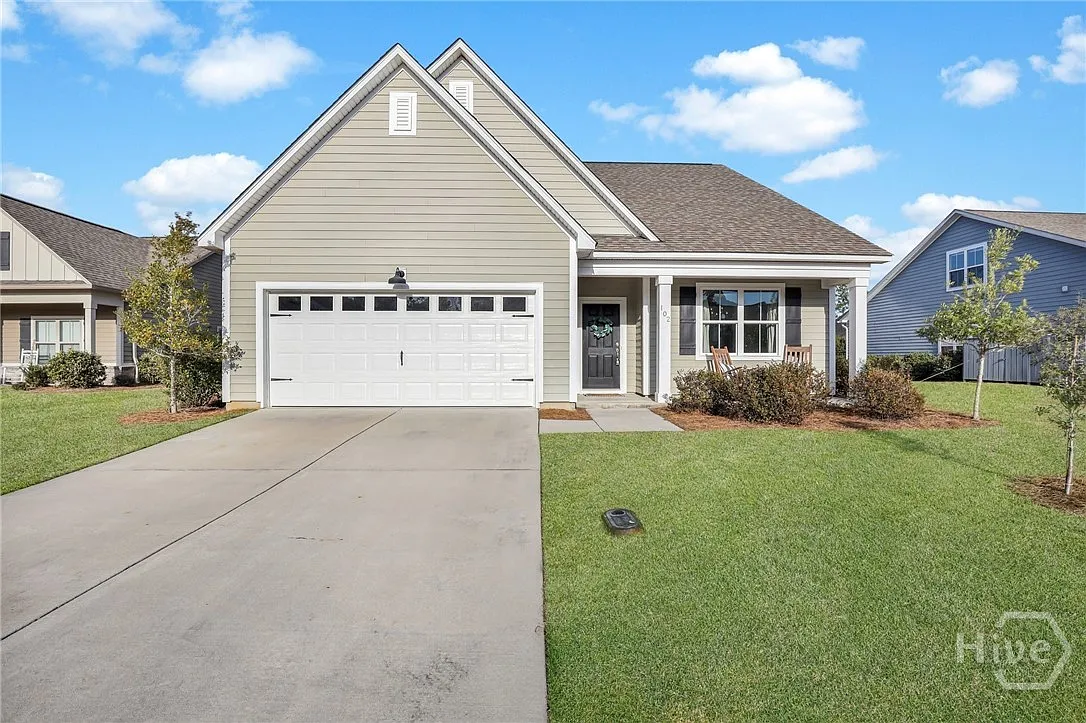 4 bed, 2.5 bath, 2748 sqft, $3,500 — Photo 1