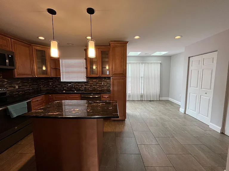 140 Couples Dr — Photo 4