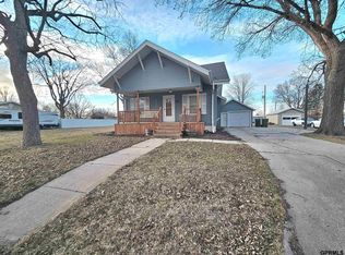 708 E Forrest St, Sutton, NE 68979