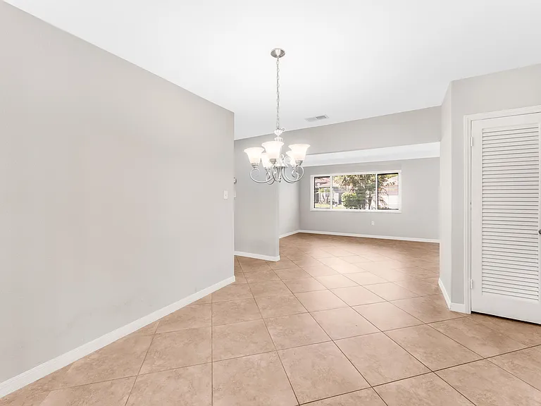 2250 Bougainvillea St — Photo 3