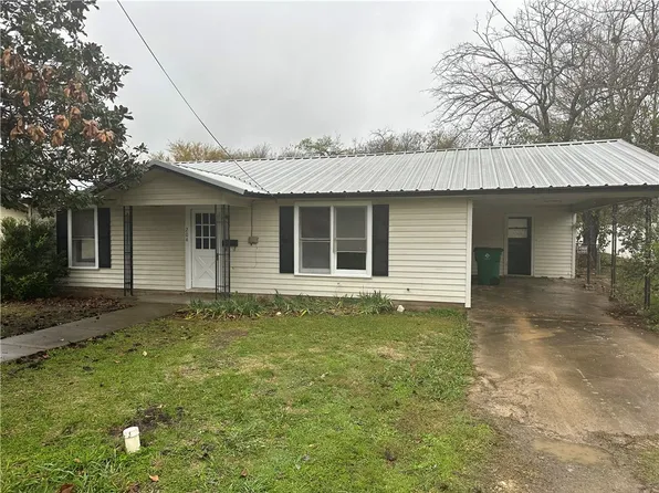 204 S Goddard St, Mart, TX 76664