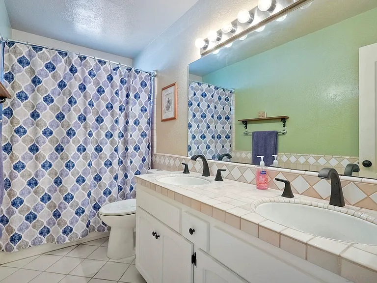 10345 Molino Rd — Photo 22